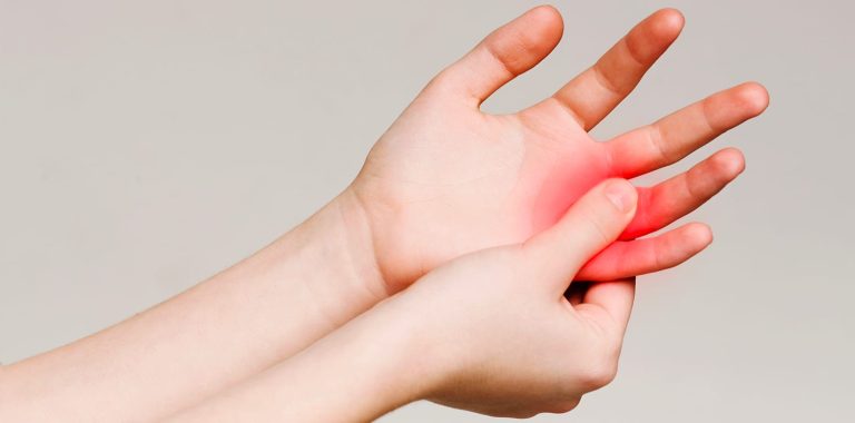 doigt est-il enflé et comment le traiter efficacement