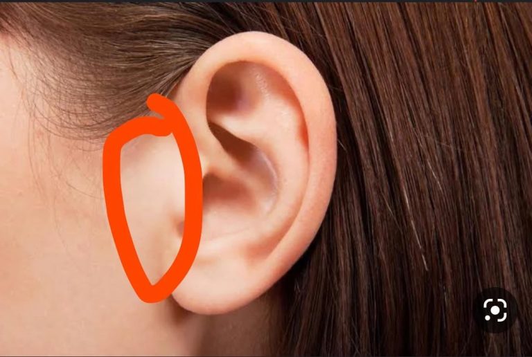 douleur-oreille-gauche-signification