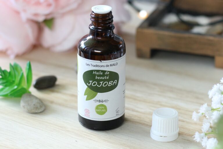 huile-de-jojoba-cheveux