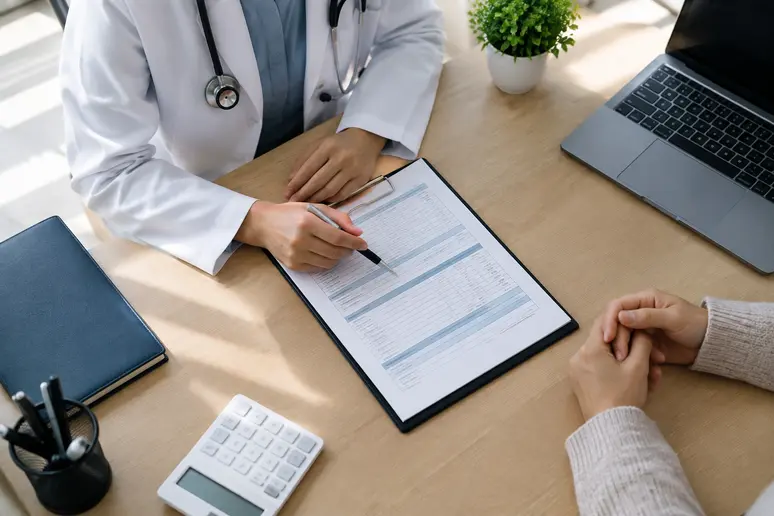 Devis détaillé et transparent pour évaluer le budget réel de la liposuccion des fesses