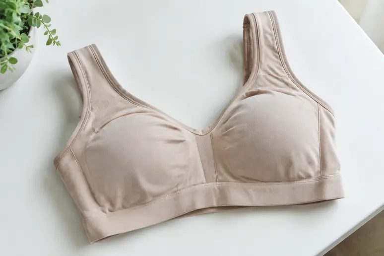 Soutien-gorge de maintien sans armature utilisé pour la correction de la poitrine tubéreuse